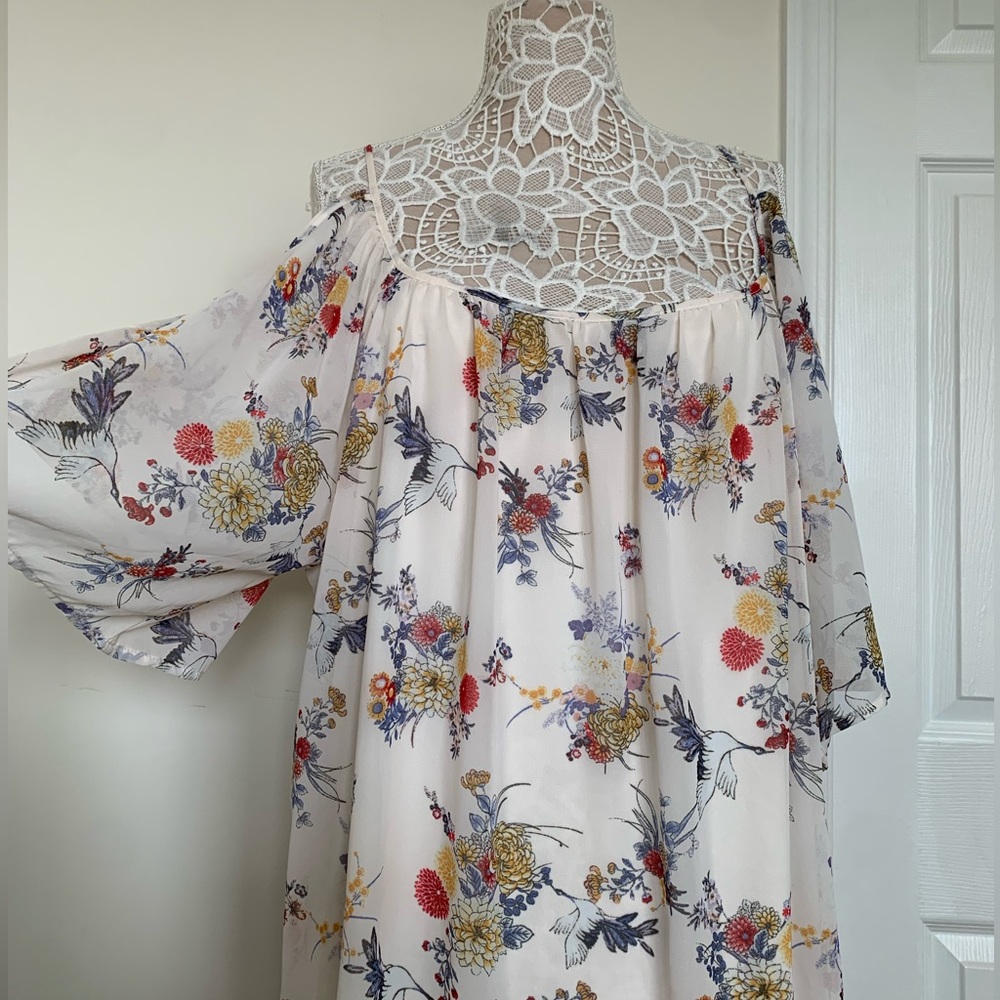 EUC Bailey Blue Sheer Spring Floral Cold Shoulder Dress & Necklace Plus Size 3X - Picture 3 of 11
